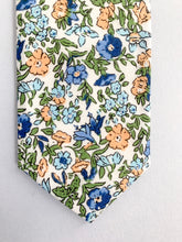 Load image into Gallery viewer, Peachy Floral Tie